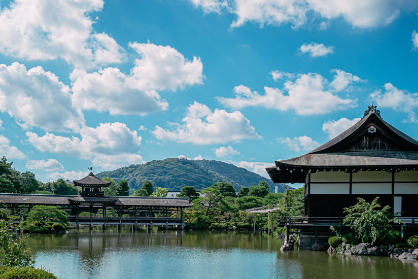 東側の池