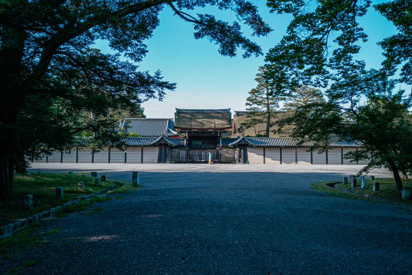 京都御所の朔平門