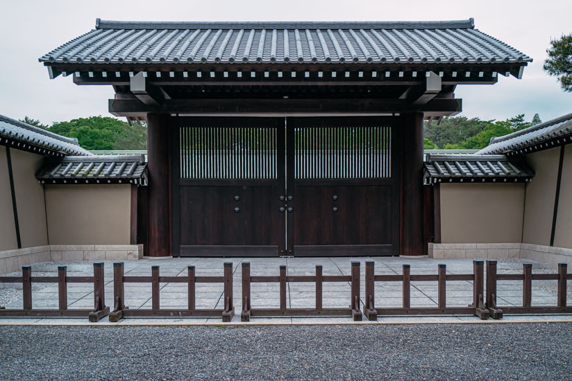 開門前の京都迎賓館