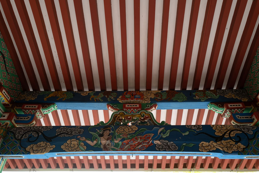 阿弥陀堂の廊下の天井