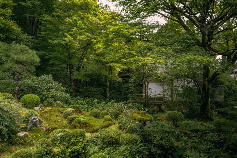 池泉観賞式庭園